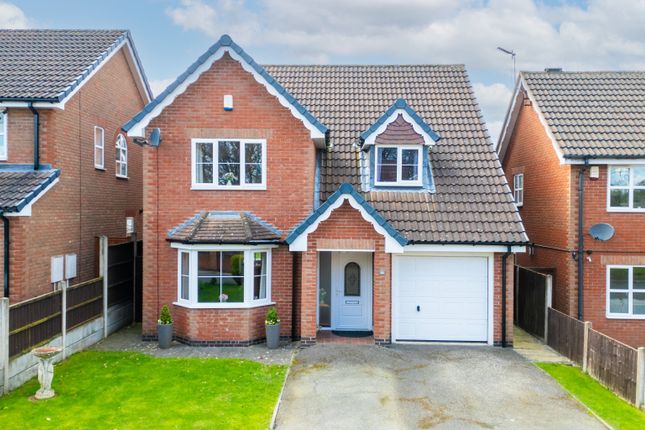 4 bed property, in Lark Hill, £375,000