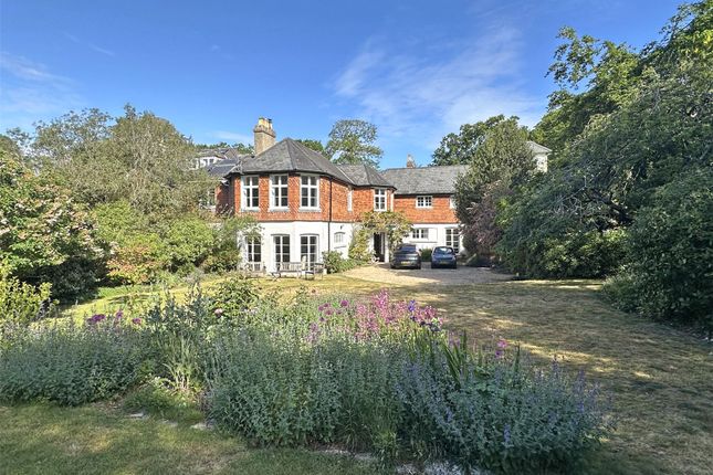 4 bed property, in Lyndhurst Road, £875,000