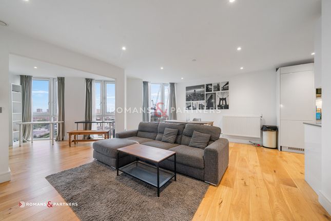 2 bed property, in Sky View Tower, £462,500