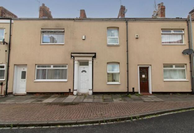 2 bed property, in Norfolk Street, £56,000