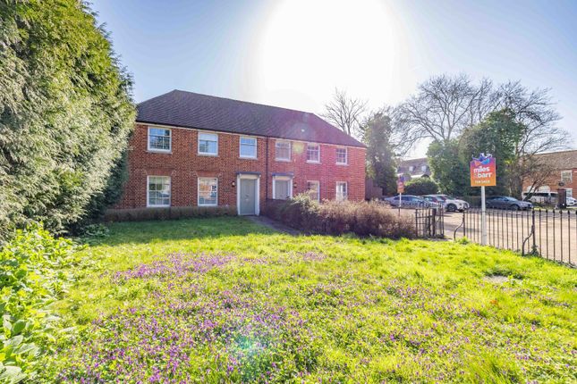 2 bed property, in Barton Mill Road, £200,000