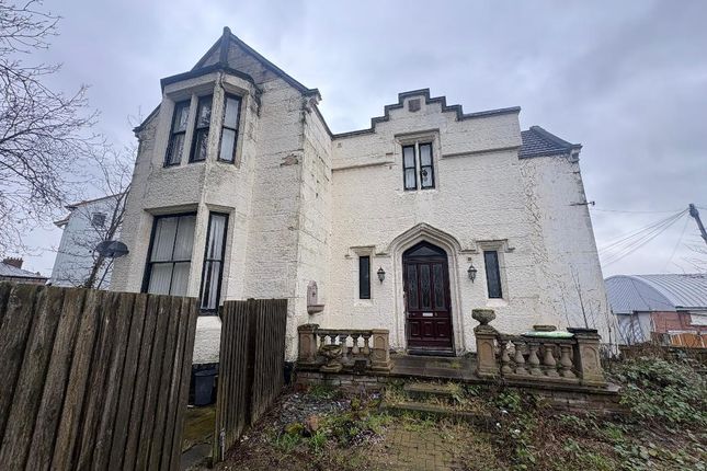 Studio, in Lowwood Road, £230,000