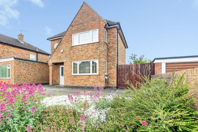 3 bed property, in Hambleton Road, £375,000