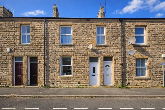 2 bed property, in Argyle Terrace, £125,000