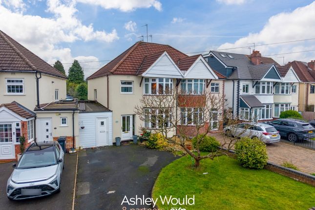 3 bed property, in Oak Tree Crescent, £335,000