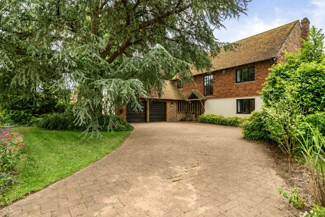 4 bed property, in Old Rectory Drive, £795,000