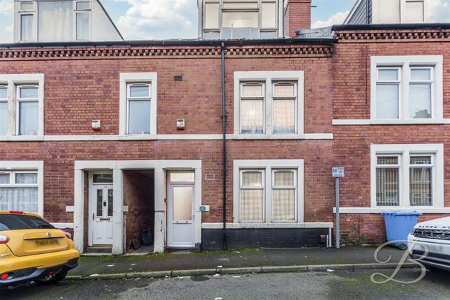 5 bed property, in Chaucer Street, £170,000