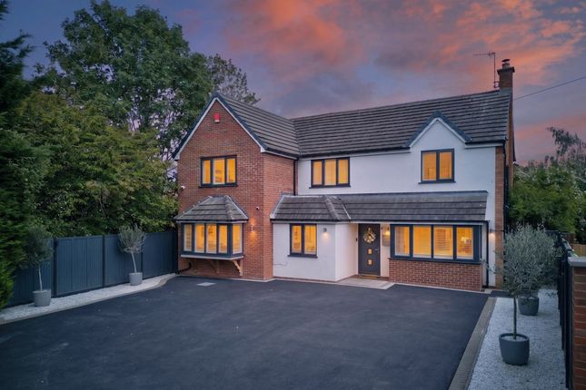 4 bed property, in Worcester Road, £900,000
