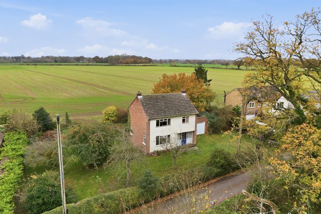 3 bed property, in Waltham Road, £700,000