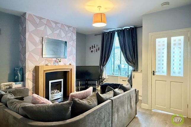 2 bed property, in Lower Barnes Street, £100,000