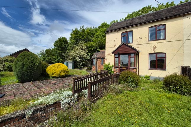 2 bed property, in Station Road, £100,000