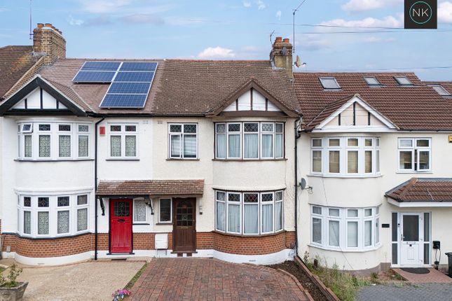 3 bed property, in Heronway, £525,000