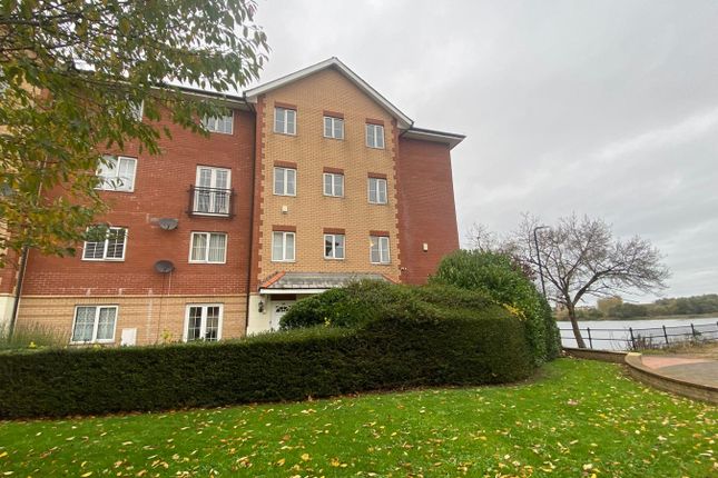 3 bed property, in Seager Drive, £185,000