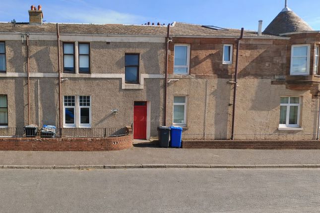 2 bed property, in 2A Hillside Street, £49,000