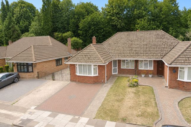 4 bed property, in Runley Road, £450,000