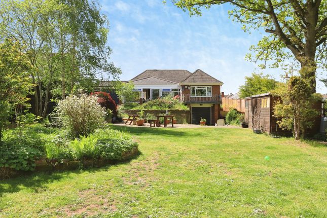 3 bed property, in St. Johns Avenue, £450,000