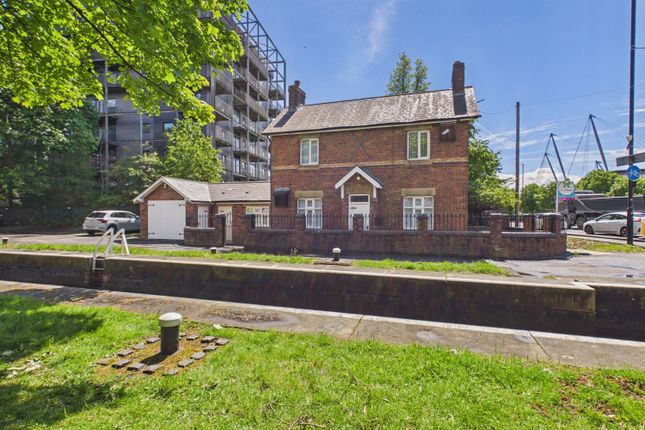 2 bed property, in Lock House Alan Turing Way, £475,000