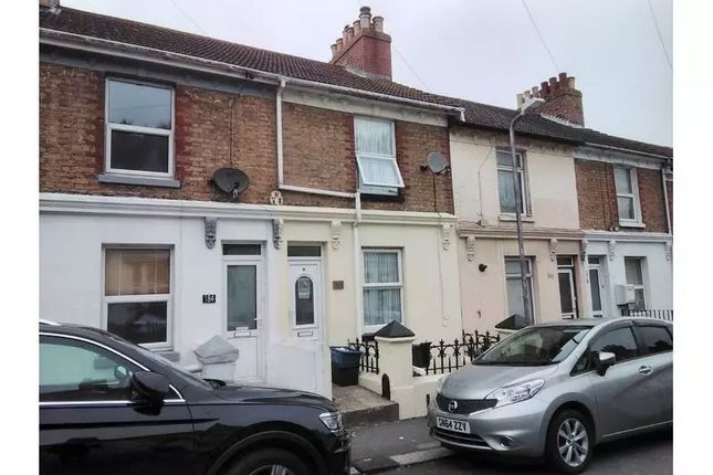 4 bed property, in Clarendon Place, £170,000