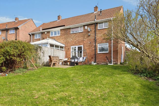 2 bed property, in Woodbrook Avenue, £130,000