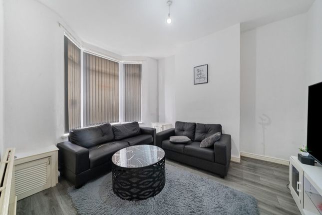 4 bed property, in 12 Malvern Road, £150,000