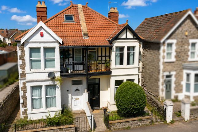 3 bed property, in Southend Road, £295,000