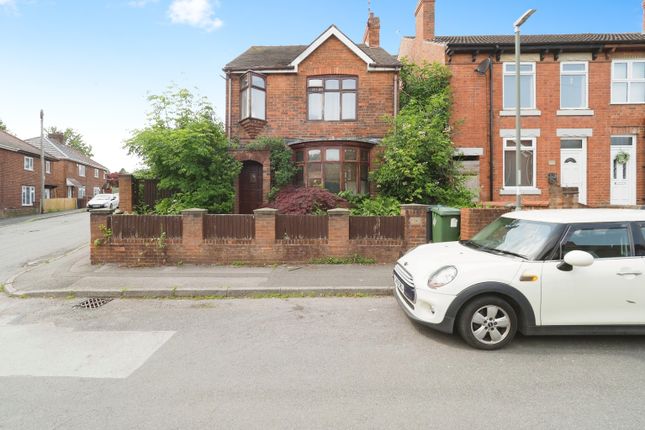 3 bed property, in Carlyle Street, £180,000
