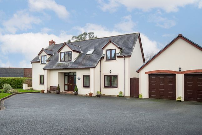 4 bed property, in Southgate Park, £485,000