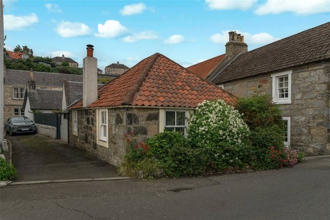1 bed property, in West Green, £140,000