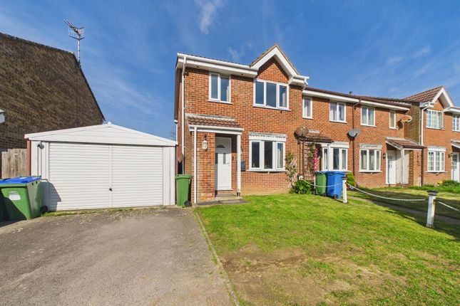 3 bed property, in Berry Close, £350,000