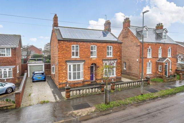 4 bed property, in Keddington Road, £325,000