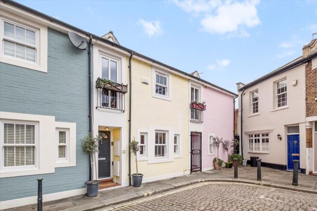 2 bed property, in Laurence Mews, £875,000