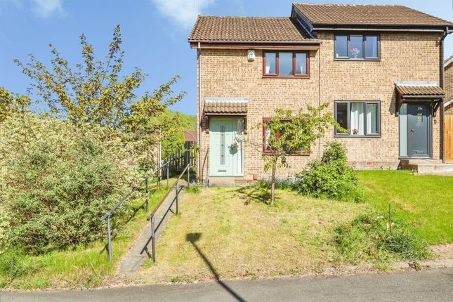 2 bed property, in Roydfield Drive, £150,000