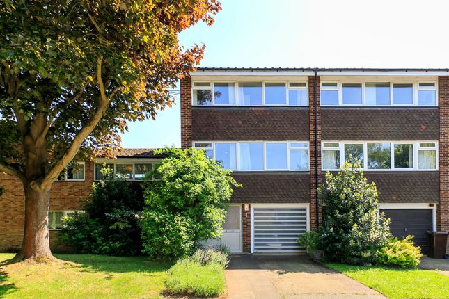 5 bed property, in Fellbrook, £875,000