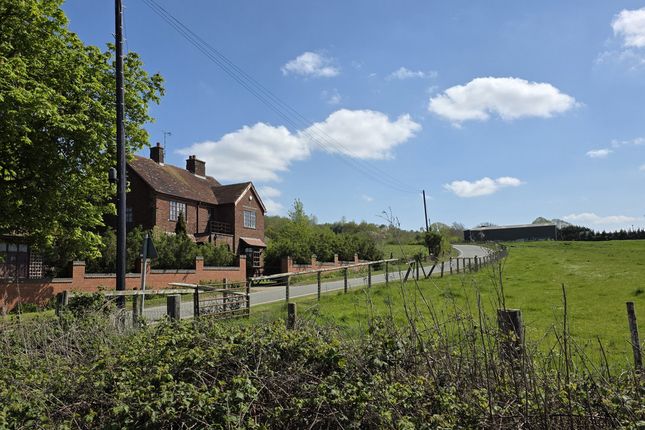 4 bed property, in Brickyard Road, £650,000