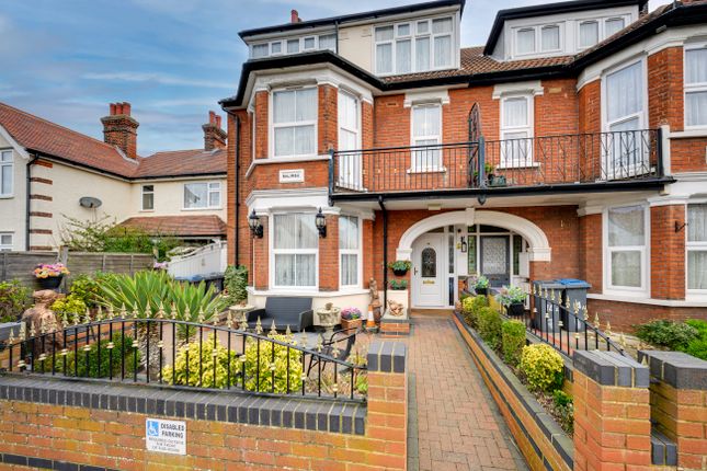 10 bed property, in Buregate Road, £590,000