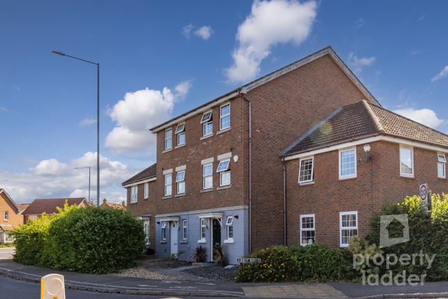 4 bed property, in Abbey Road, £300,000