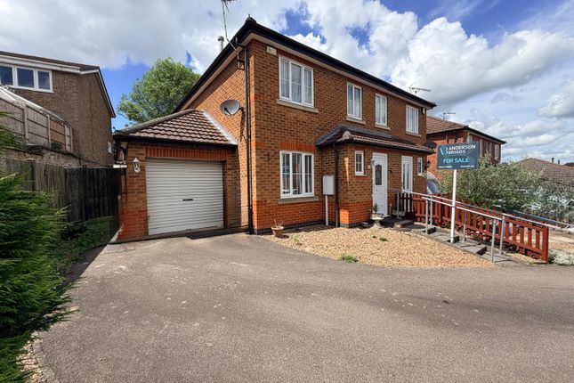 3 bed property, in Century Court, £260,000