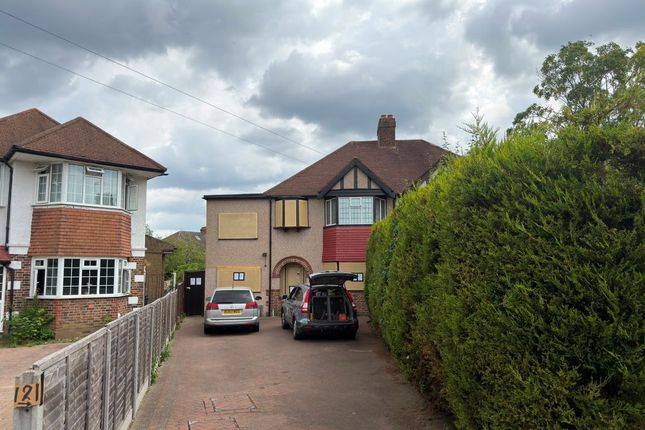 4 bed property, in 121 Glebe Gardens, £425,000