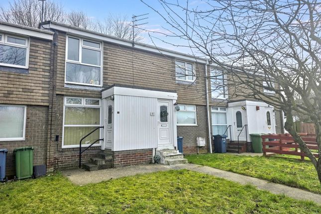 2 bed property, in Montford Close, £70,000