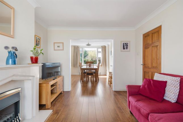 3 bed property, in Barncliffe Road, £395,000
