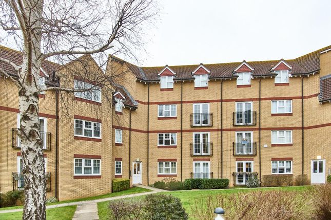 2 bed property, in Arthurs Close, £175,000