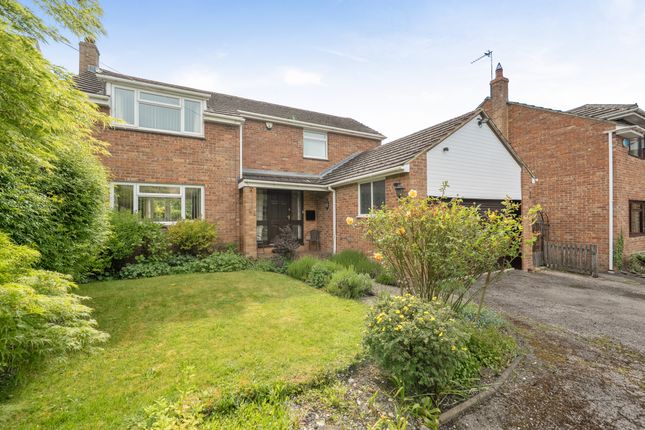 4 bed property, in Broad Town, £600,000