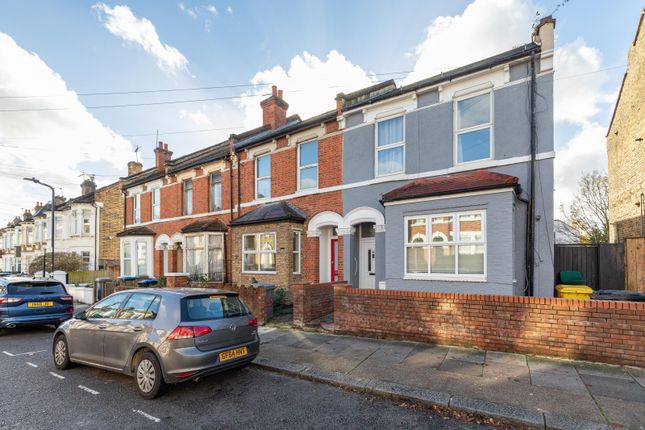 3 bed property, in Wendover Road NW10, £675,000