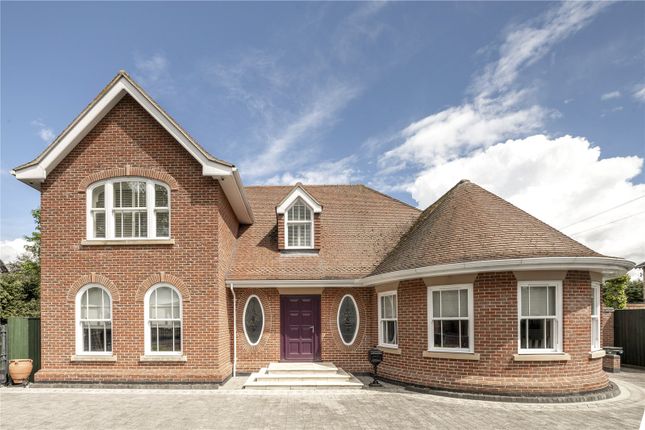 3 bed property, in Elwyn Road, £850,000
