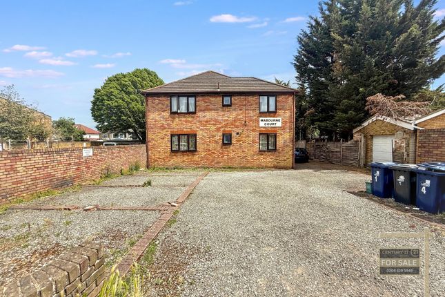 1 bed property, in Mabourne Court, £170,000