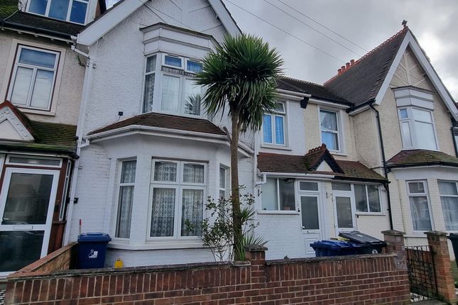 4 bed property, in Witley Gardens, £625,000