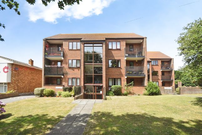 2 bed property, in Pegwell Road, £185,000