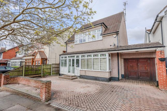 4 bed property, in Crescent Road, £825,000