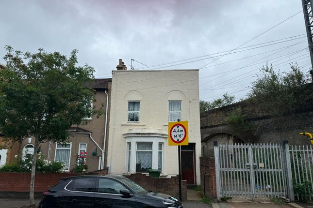 1 bed property, in Bignold Road, £250,000