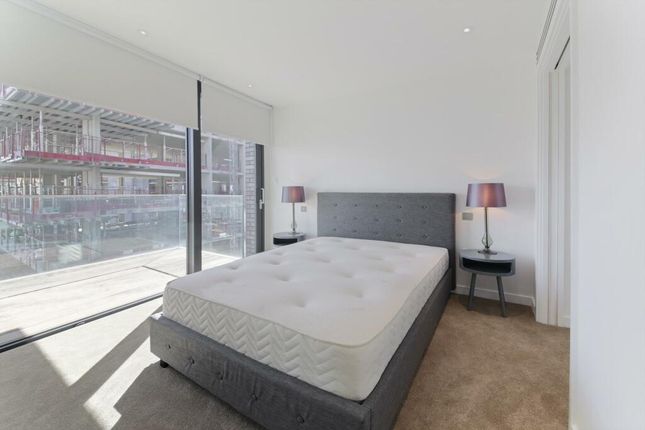 2 bed property, in Canter Way, £1,100,000